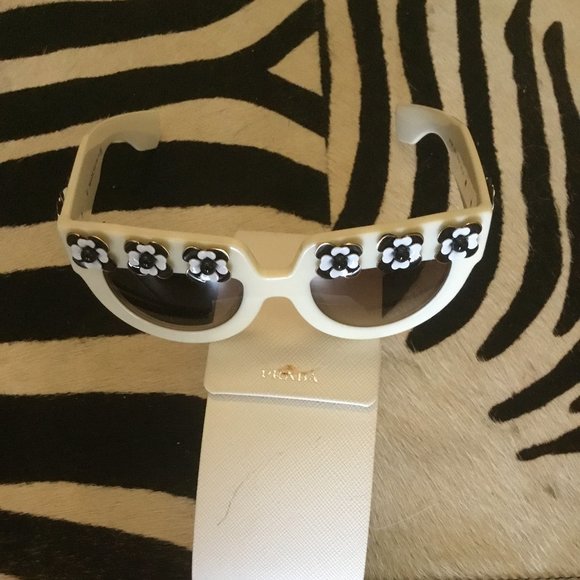 Prada vitage flower sunglasses New - Picture 1 of 4